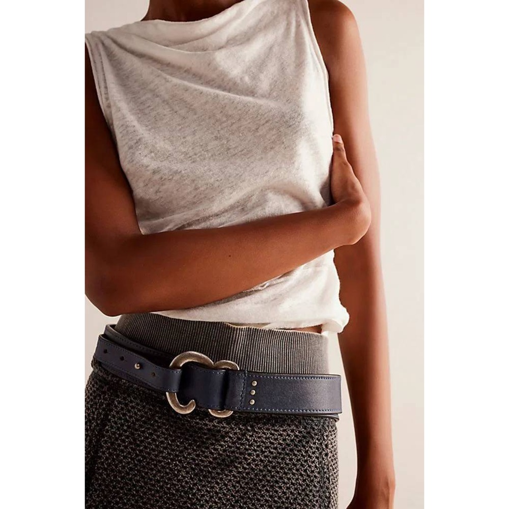 Free People Midnight Blue Leather G-Hook Buckle Belt M/L New NWT CB1861010